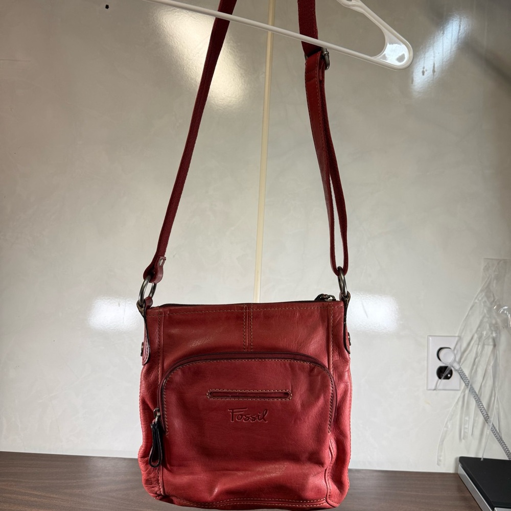 Vintage Red Leather Fossil Hanover Messenger Crossbody Purse Bag
